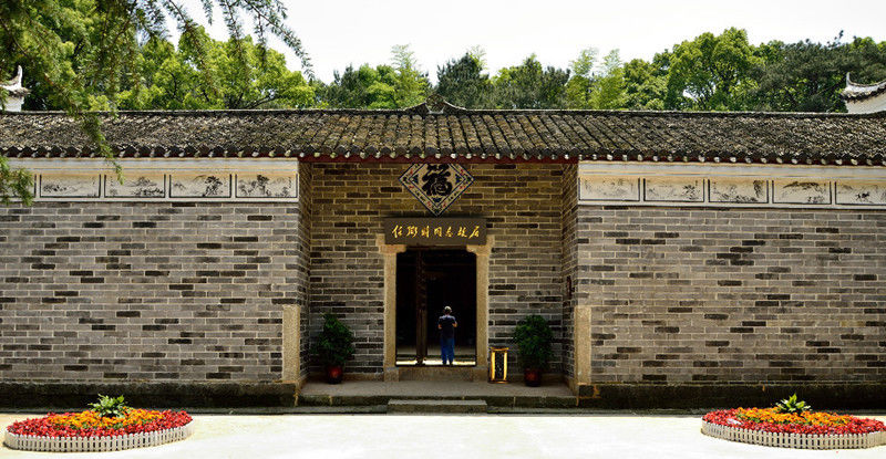 任弼时故居:汩罗山水毓奇英，忧国忧民此一生