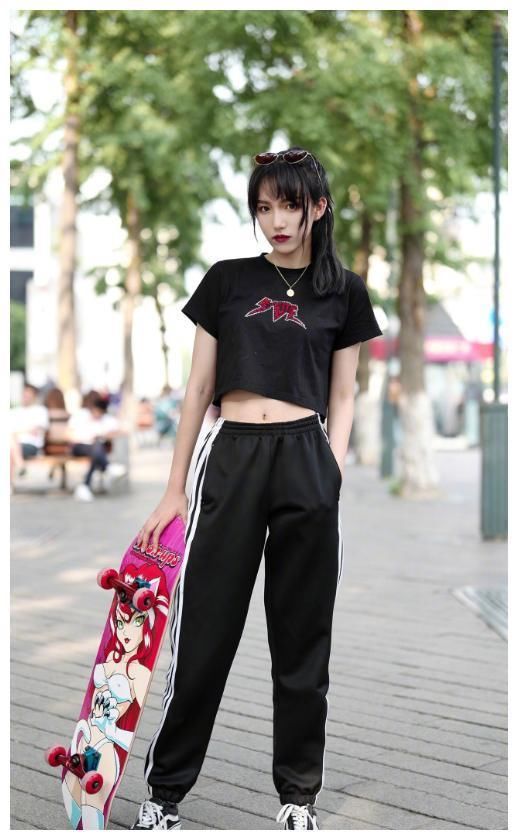 街拍：图1性感蕾丝连体裤，图2热情火辣，图3青春活力