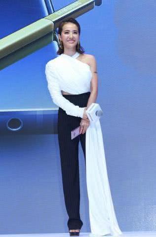 38岁蔡依林真会穿!身着豹纹装气场全开,网友:一般人无法驾驭