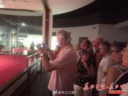 长江最大豪华游轮首航，游客点赞大武汉