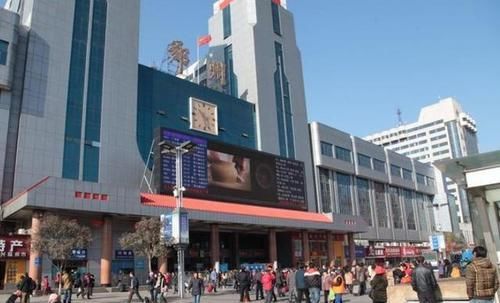  #任一#中国最牛气的火车站，可以到达任一省会城市，且不需要转