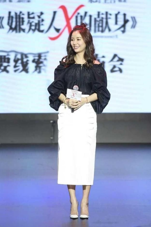 42岁林心如真会扮嫩，硬是把自己捯饬成22岁，大家都说很好看!