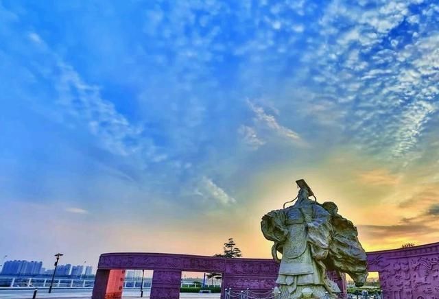  城市：很多外地人提到烟台，第一反应是海滨城市，环境好适合养老
