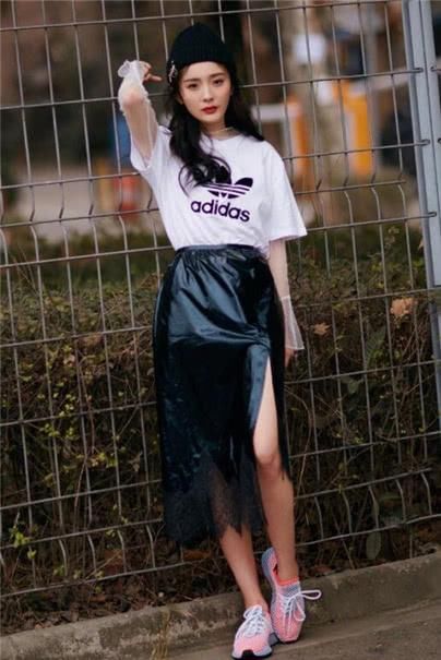 讲真，穿高跟鞋的杨幂PK穿平底鞋的杨幂，你站哪一边？