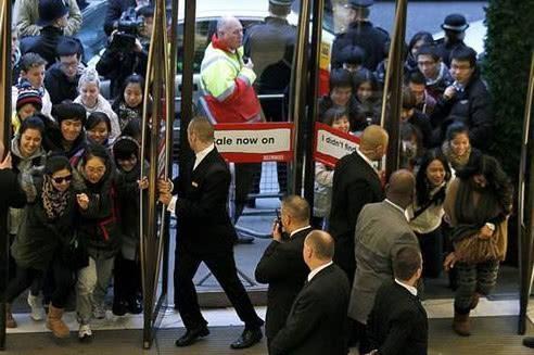 拒本国人迎中国人的“假”珠宝集中地,“人傻钱多”成国人的标签