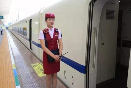  离职率■高铁女乘务员青春靓丽，为啥离职率那么高？离职女乘务