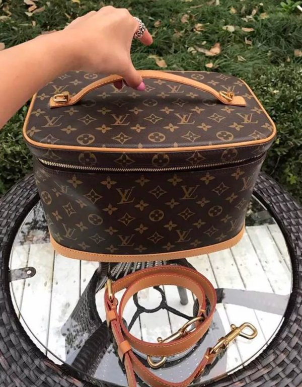 5款好看又有质感的小众包包 让你背出大牌质感