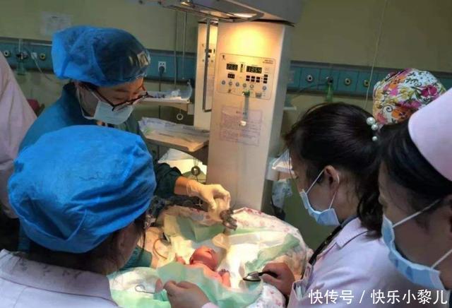 快要分娩■顺产分娩，先见红还是先破水，暗示了宝宝的健康情况哦