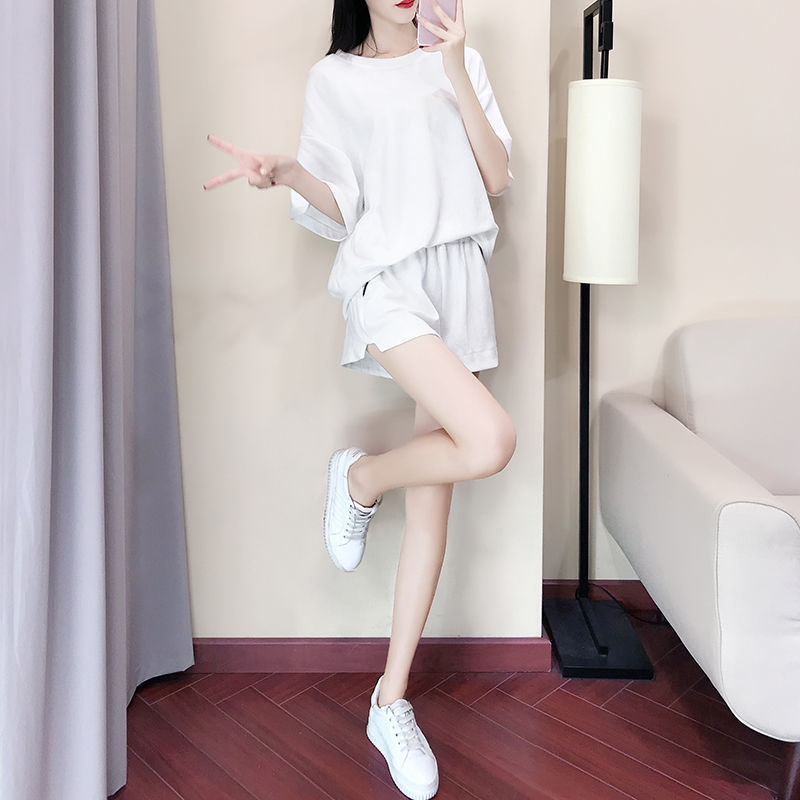 身材丰满女人这样穿才性感!凸显细腰S型，性感又迷人，真美