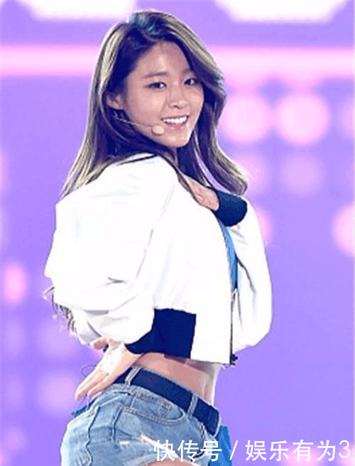 23岁的她这腿这腰这胸美的让人无法直视, 网友大呼想要谈恋爱