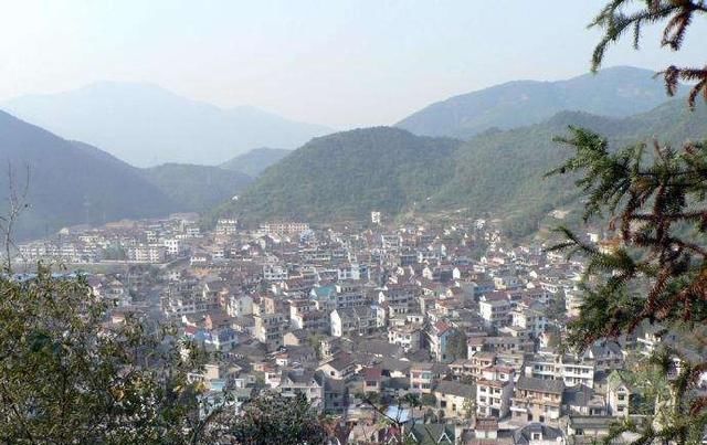  【期待则】农村人建4层及以上的楼房，真的那么迫切需要吗？