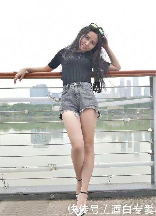 热裤|街拍美女天气转暖,轻装上阵,热裤扮靓,修身新潮