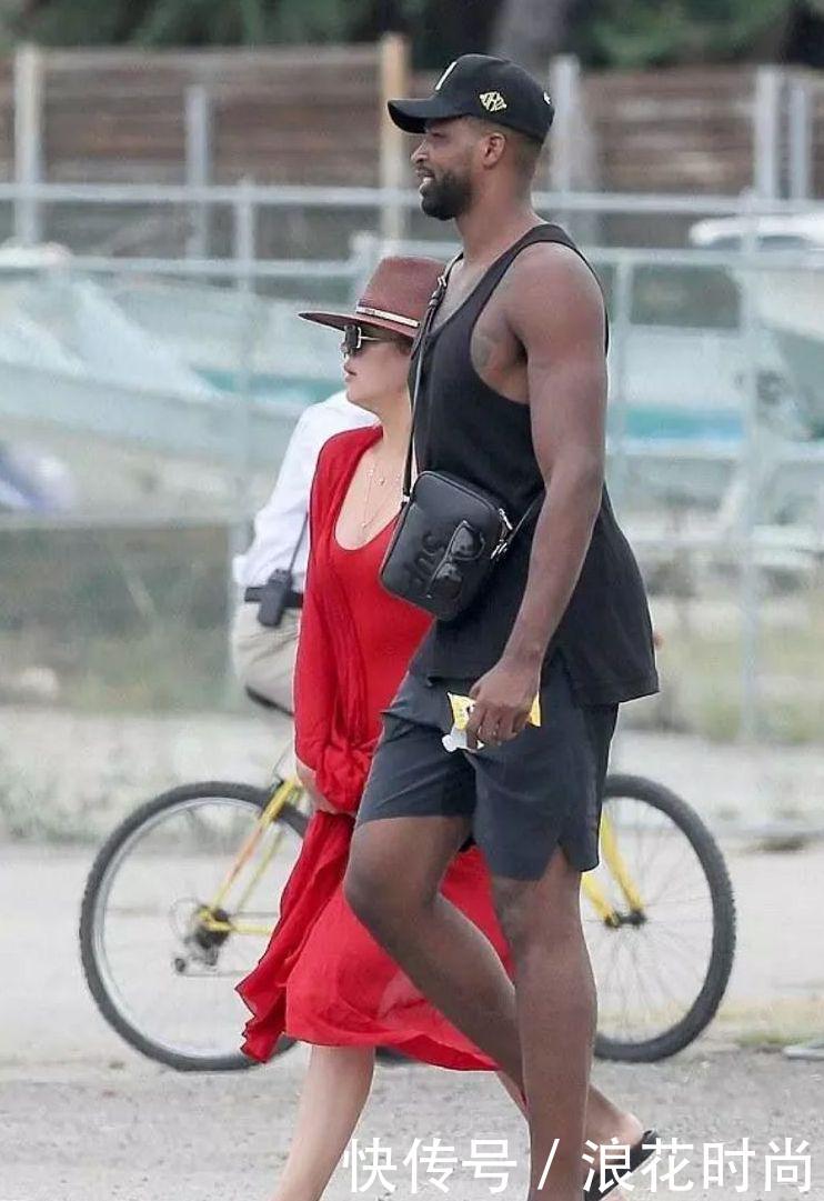 178cm的科勒-卡戴珊真“强壮”，愣是将宽松裙子穿成紧身装！