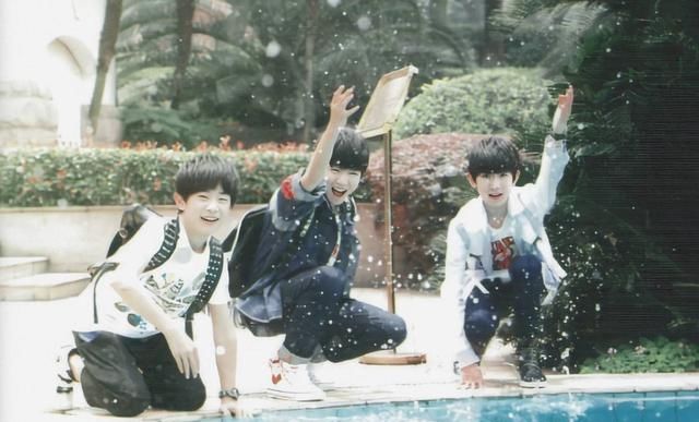 「们三」TFBOYS组合微博粉丝破两千万，少年们的努力没有被岁月辜负
