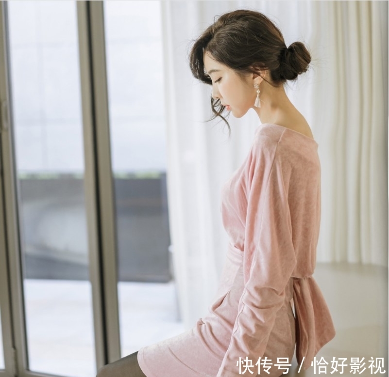  「迷人」朴洙妍-简约娴雅迷人柔粉连身短裙鉴赏