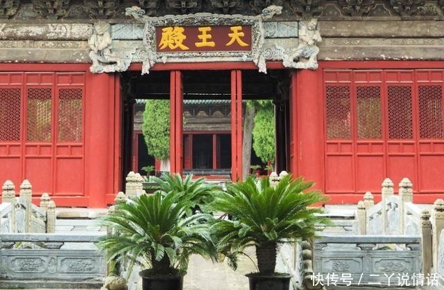 藏在深山的龙宫，整座寺庙没用一颗钉子，全寺共有一万条龙