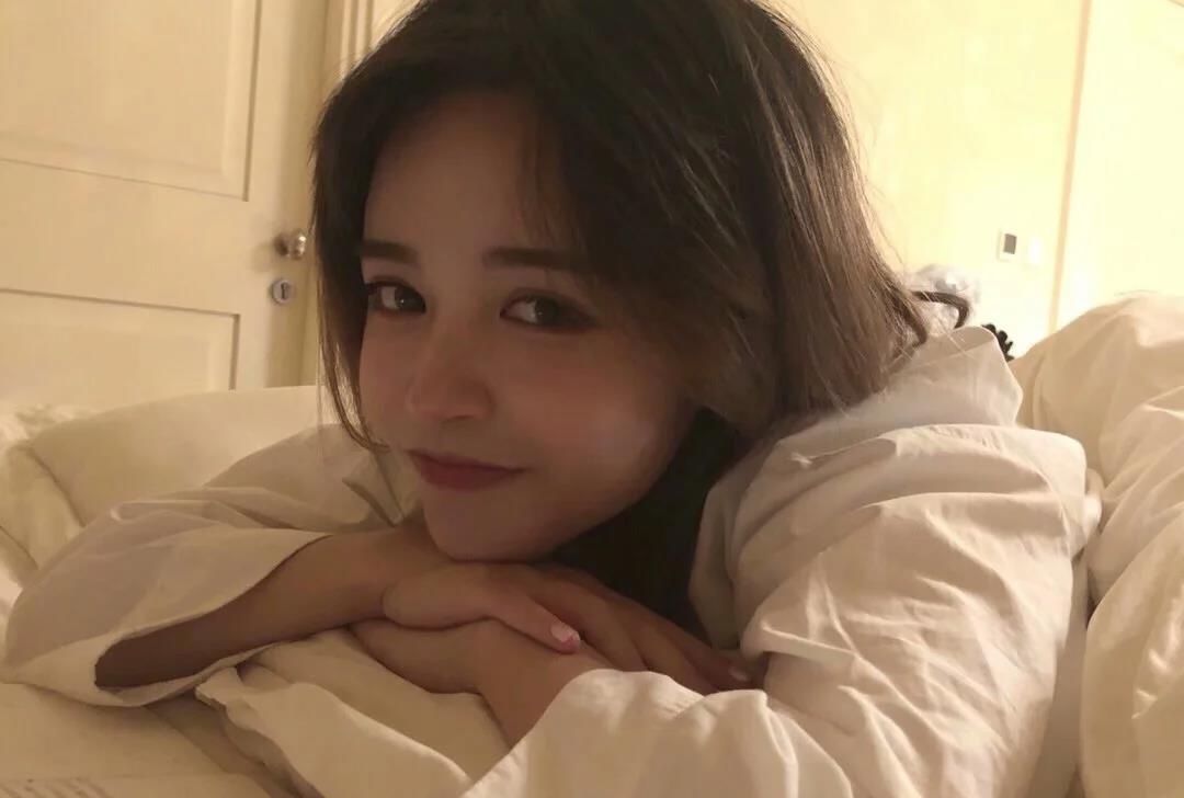 「脸上」经常化浓妆的女生,看看脸上有没有这四个问题,有一个就很严重了