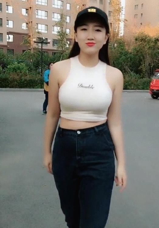  美女|潮流小姐姐诗情画意，飒爽又酷帅美女，很迷人！