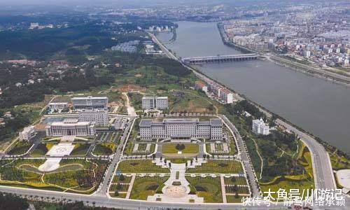 湖北明年将通车一条350时速高铁, 全长399公里, 为最美高铁线路