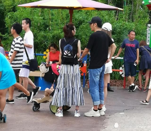 张丹峰C轨经纪人是谣言？这张偶遇照更具说服力！