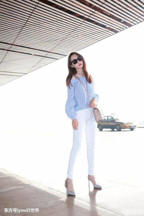 蒋梦婕穿“尿不湿”短裤，还是紧身款！网友：勒这么紧，看着好疼