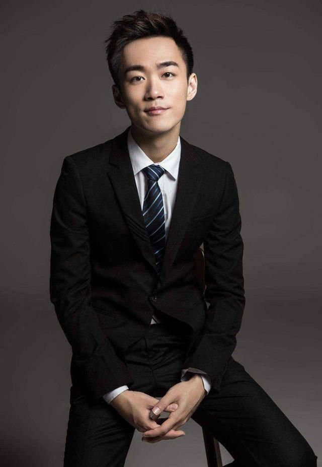 「鲨鱼呦」和平精英主播节目效果排行,不求人只能垫底,她人美声甜情商高