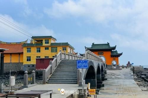  [建筑]国内最神奇的寺庙，举世罕见一岛一寺建筑，现实版海天佛国再现！