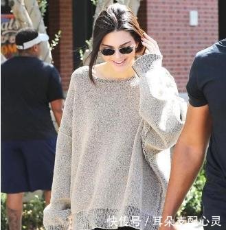 超模厉害了，肯豆毛衣下只穿“安全裤”，网友一般人驾驭不了！