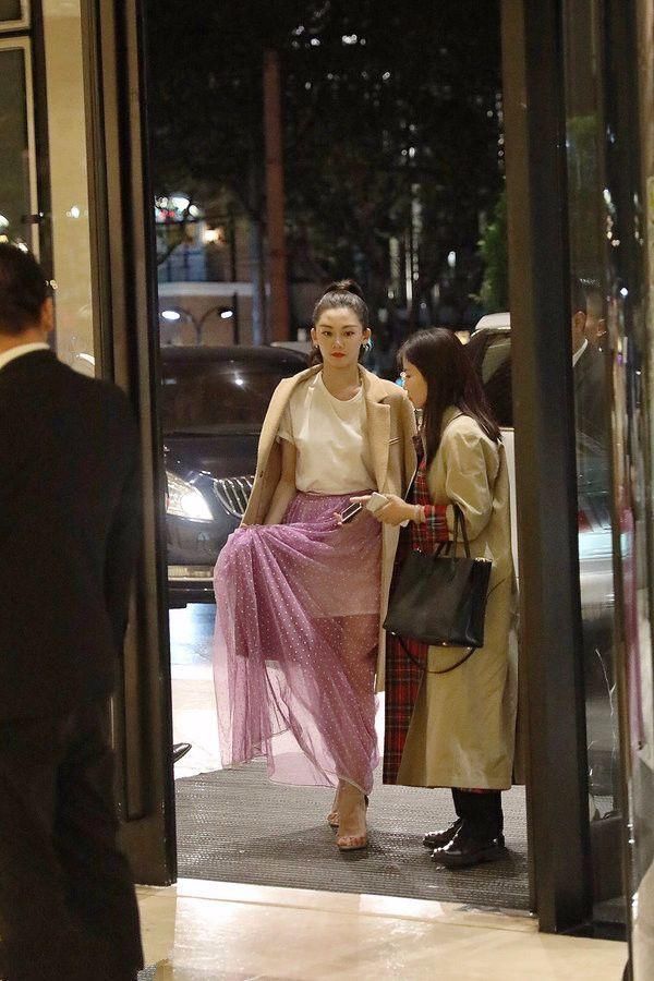 冯小刚好眼光，苗苗化妆亮相，好像年轻时候的徐帆！