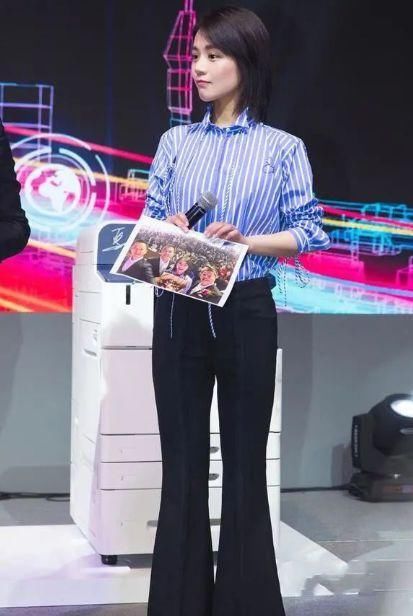  『女人』有气质的女人都不穿阔腿裤了，今年流行钟摆裤，时髦有气质