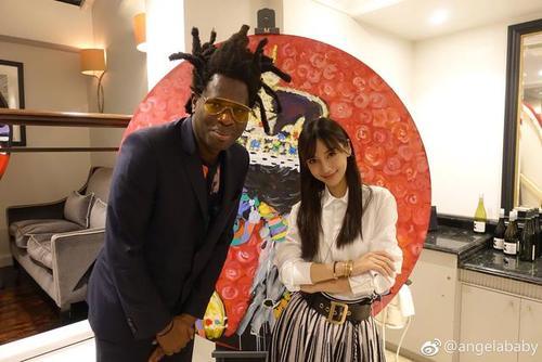 Angelababy晒伦敦之行美照，淡雅的妆容，清新的气质美极了