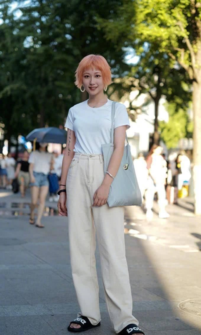 街拍：小姐姐就是会搭配衣服，做最美丽的自己！