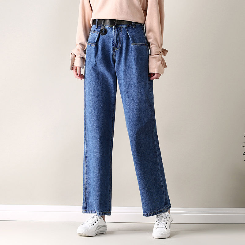 小脚裤过时了，今秋流行“阔腿直筒裤”，搭洋气小衫，美嫩又吸睛