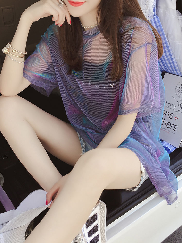 现在的小姐姐真敢穿!这么性感的“透视装”直接穿出门，太美了