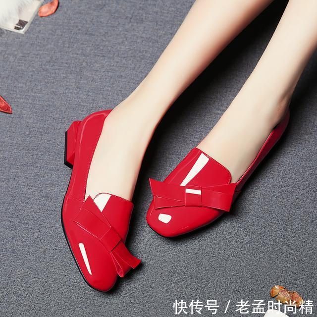 「风采」靓丽红色单鞋,吸睛迷人的足下风采