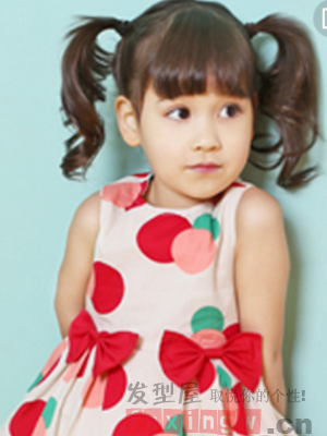 小孩马尾辫的简单扎发 时尚可爱更好看