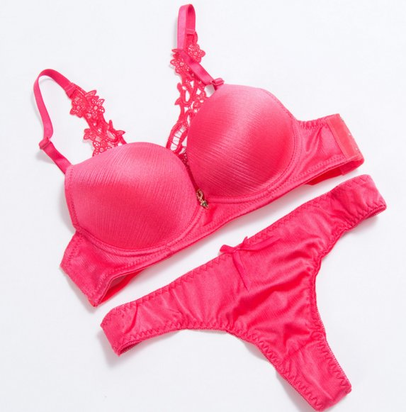 性感“内内”凸显妙曼身材，丰满迷人诱人身姿，气质甜美有女人味