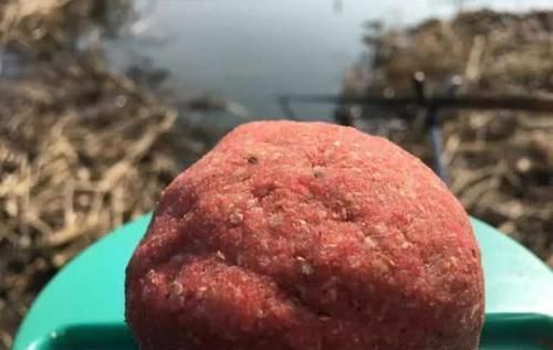 『厂家』钓鱼人该如何选择,进口的鱼饵和国产饵料哪个更好