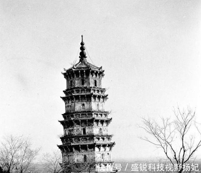 20世纪的江城武汉，看了第八张，知道为什么叫石牌岭了