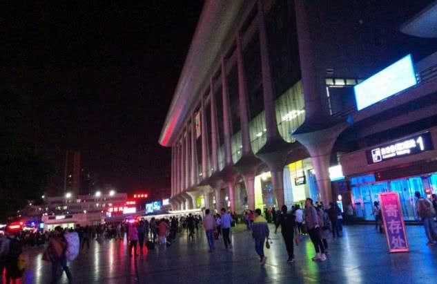 中国最尴尬的火车站名字，错了66年坚决不改回，游客：真有个性