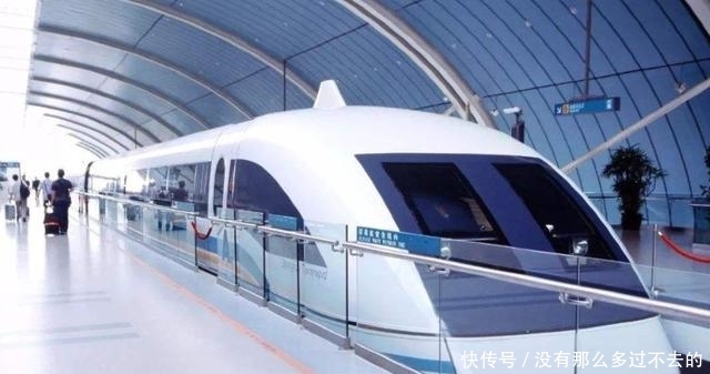  「清洗」外国人不明白，高铁脏了该如何清洗，看完中国洗车过程