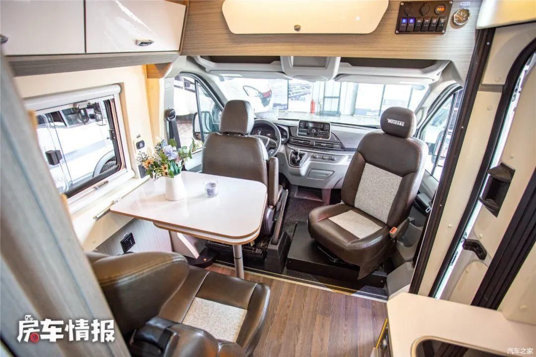 『汽车』开房车旅行担心没电？这款V90房车能用汽车充电桩，电器随便用