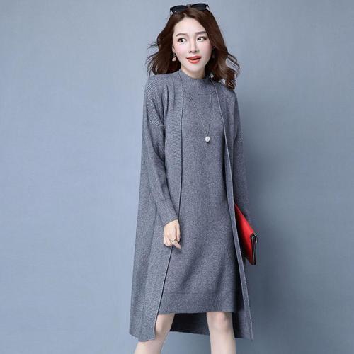 老婆38岁了，秋天穿这样的减龄套装裙，舒适洋气还保暖，忒显嫩