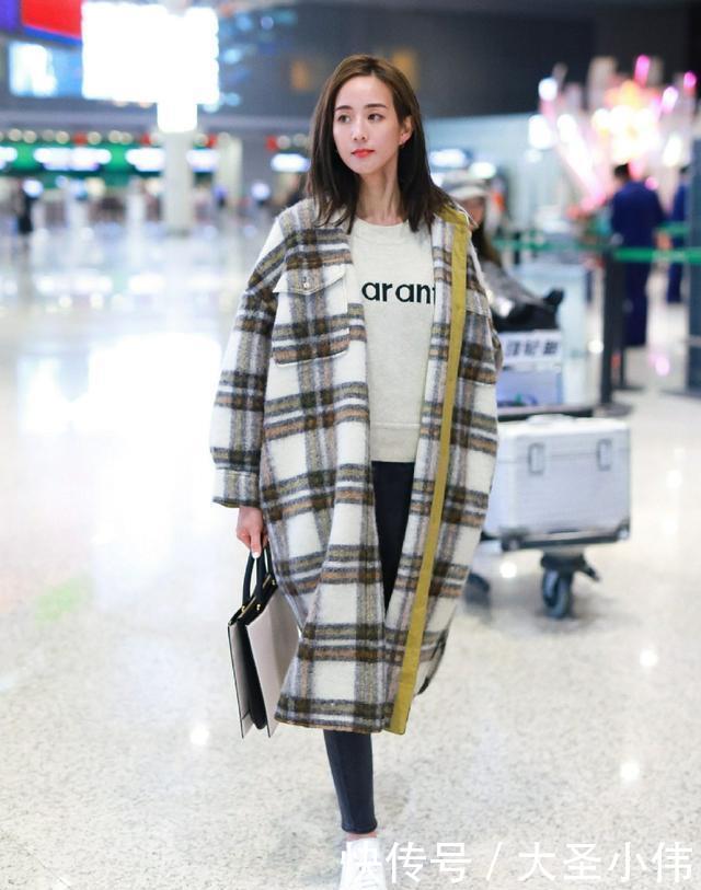 #感好#吴宣仪元气感好强,穿绿色格纹衬衫美到心坎,不愧是90后当红小花