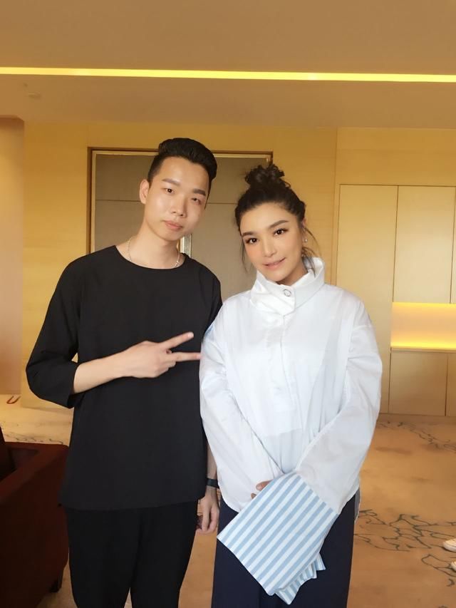 江映蓉只不过换了化妆师,网友却说她换了一张脸!