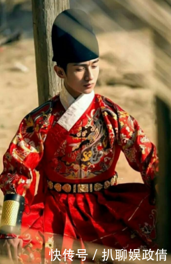 『差点』现代人穿古装是啥样5张男生汉服买家秀,网友差点当成古代人