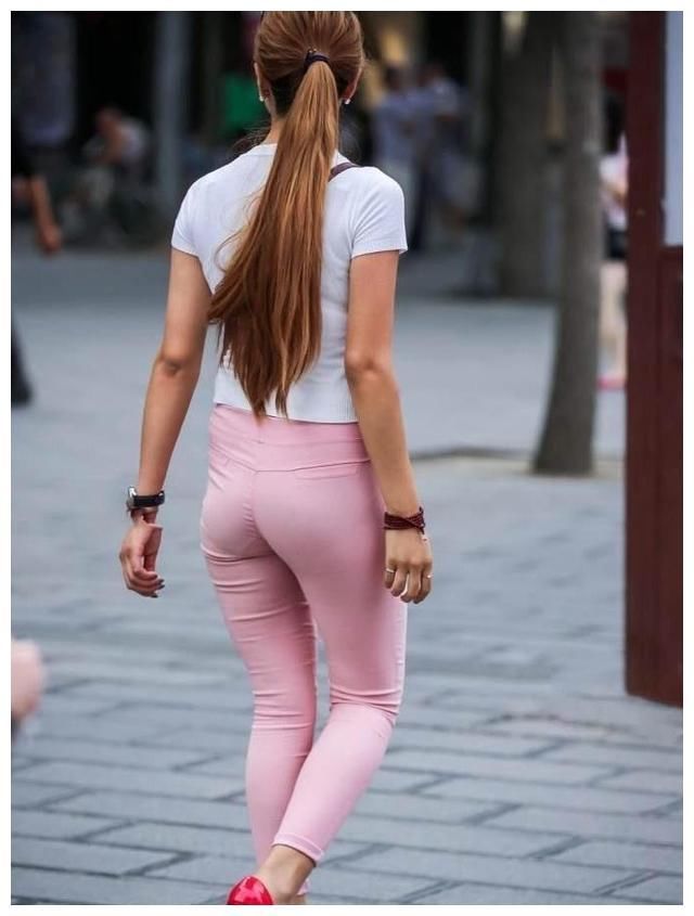 极具潮流范的打底裤搭配，让你成为最时尚的女人!