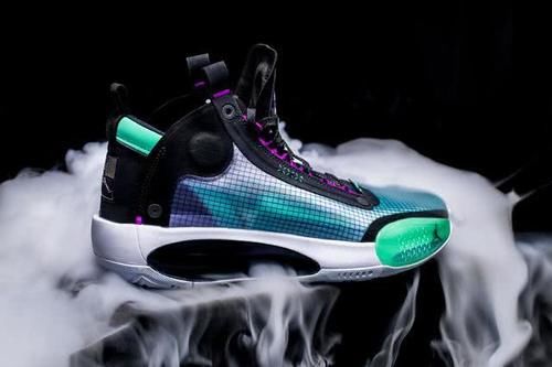  『新品』耐克新品篮球鞋曝光！复古外形颜值高，新科技引入，或成未来重点