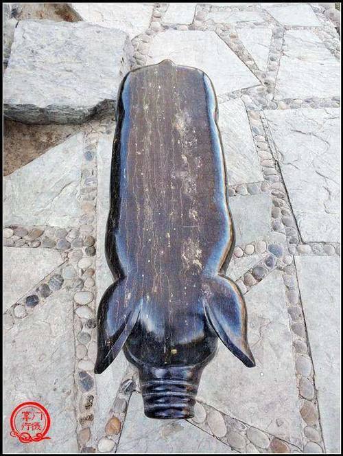 北京市内唯一一座具有田园风光的山村野趣公园，四头猪在路旁应景