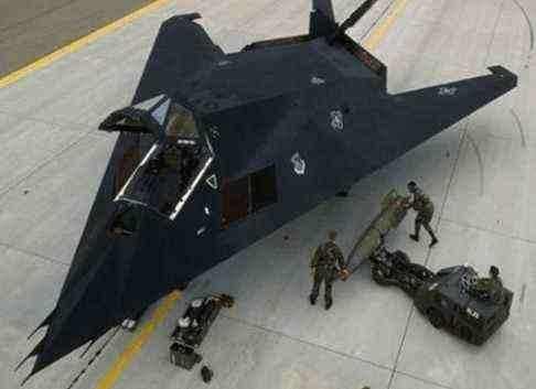 中国轰20试飞成功? 安倍: 一切是因为美国F11